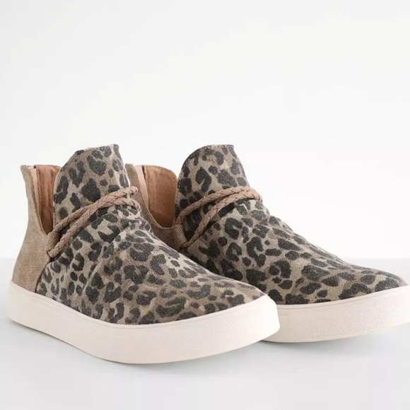 Very G Tan Leopard Shoes size 8 - Picture 2 of 7